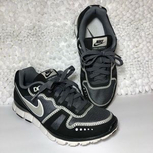 Nike Free Run 5.0 Free Waffle Black & Gray size 6